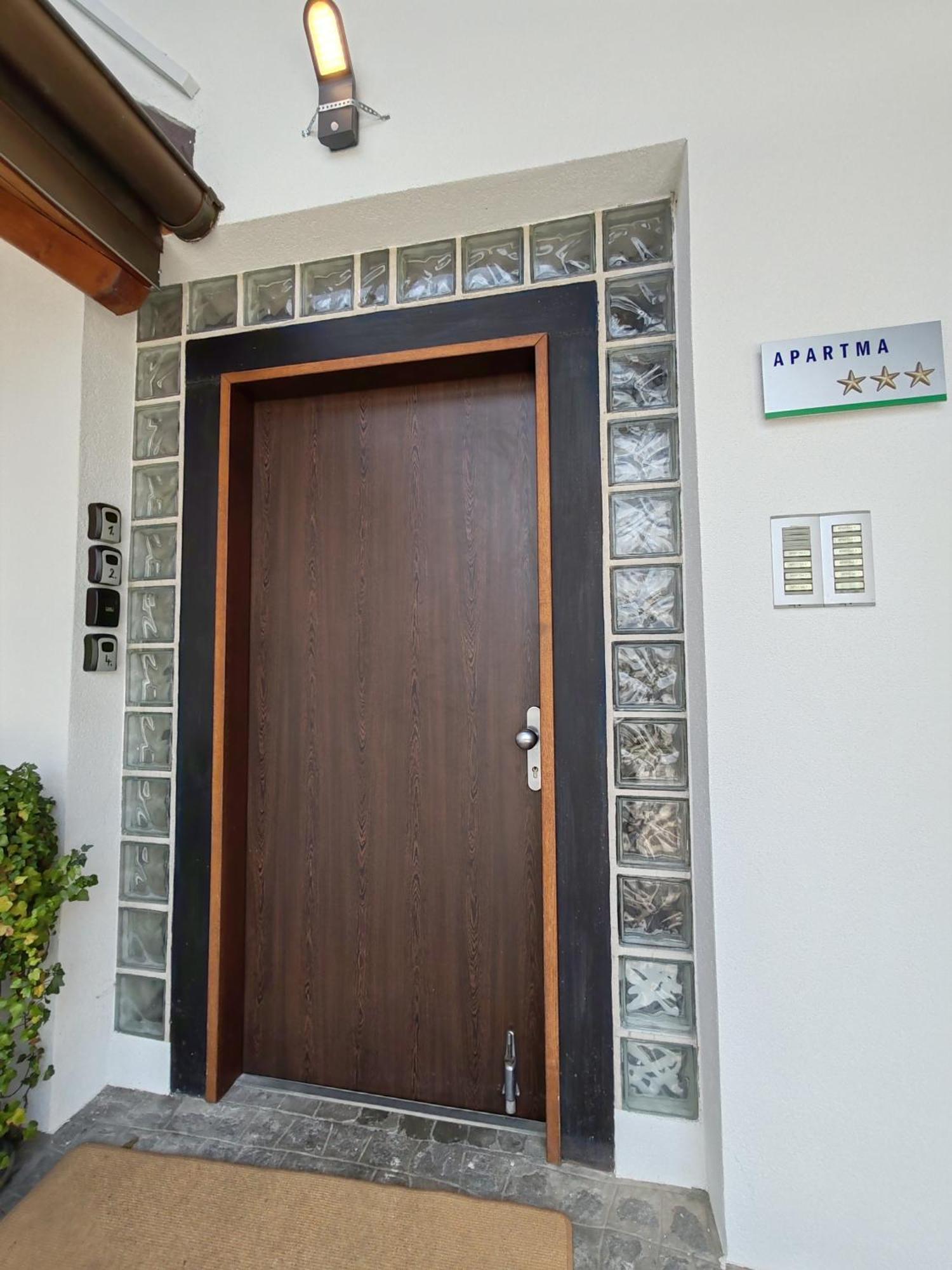 Lucky Center Ljubljana Apartman Kültér fotó