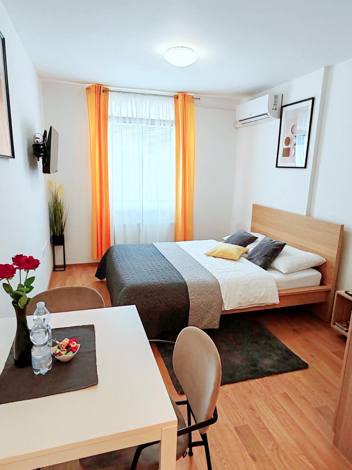 Lucky Center Ljubljana Apartman Szoba fotó