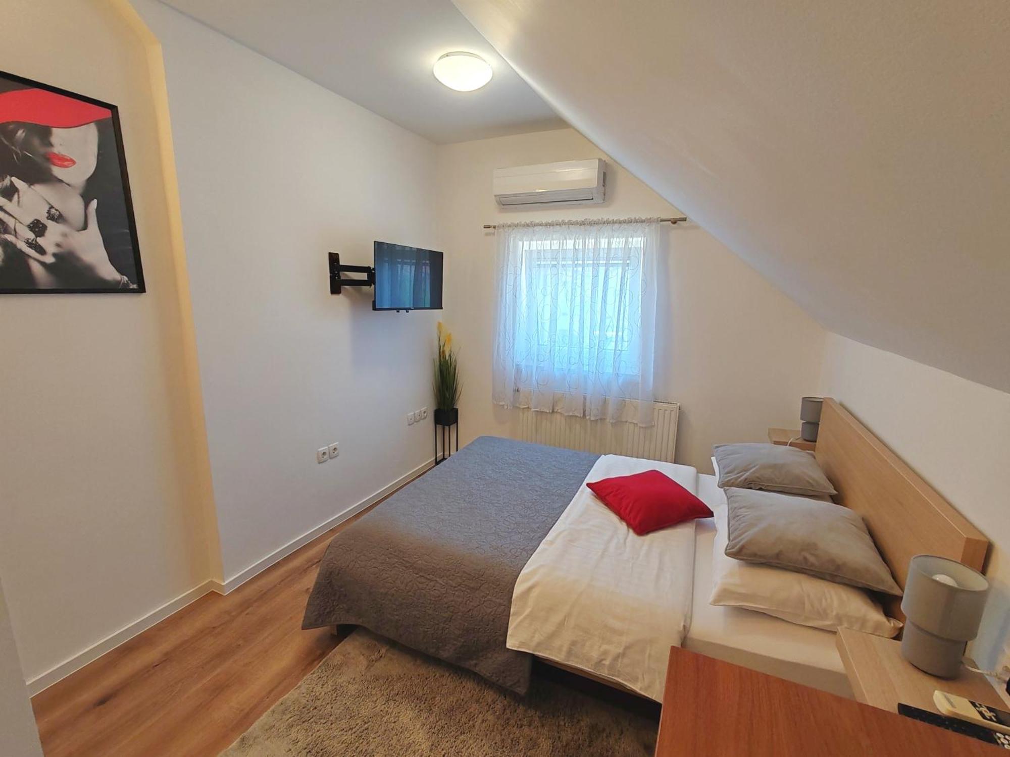 Lucky Center Ljubljana Apartman Szoba fotó